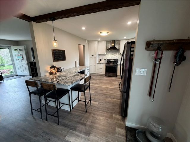107 W Hillcrest Rd, Nottingham, PA 15330
