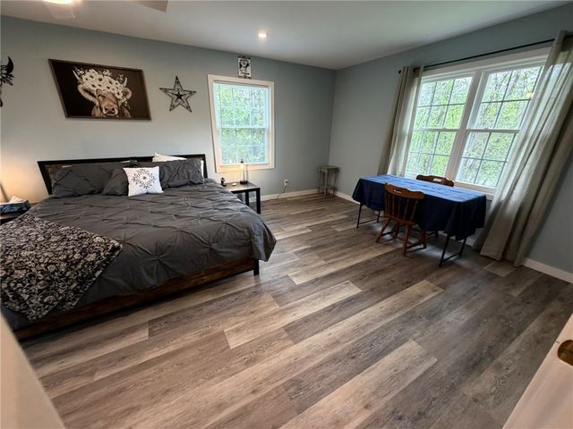 107 W Hillcrest Rd, Nottingham, PA 15330