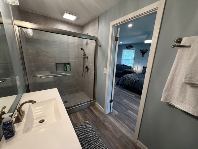 107 W Hillcrest Rd, Nottingham, PA 15330