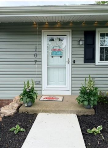 107 W Hillcrest Rd, Nottingham, PA 15330
