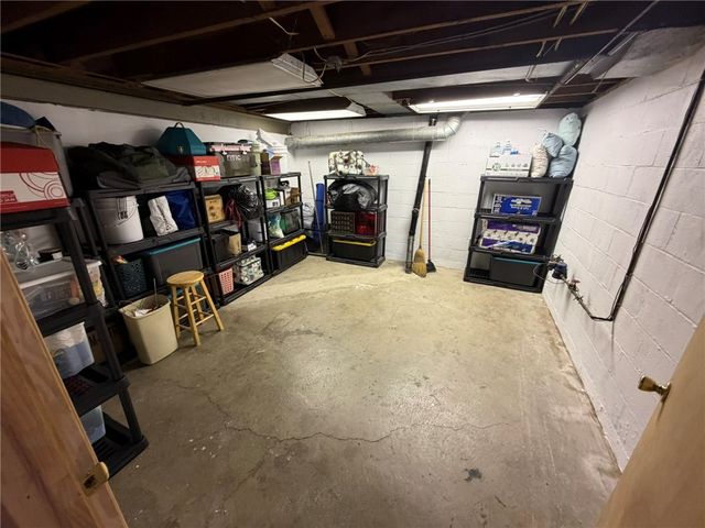 107 W Hillcrest Rd, Nottingham, PA 15330