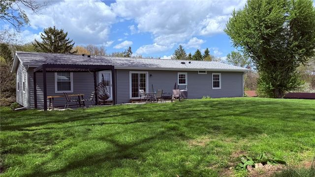 107 W Hillcrest Rd, Nottingham, PA 15330