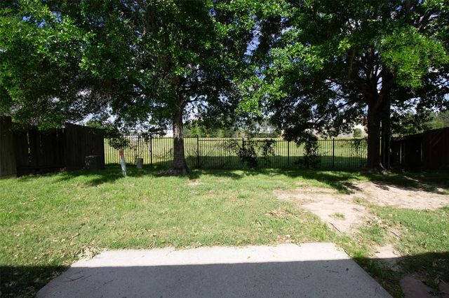 303 Burris Park Drive, Spring, TX 77373