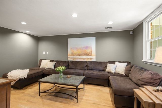 28 Colburn Dr, Sharon, MA 02067