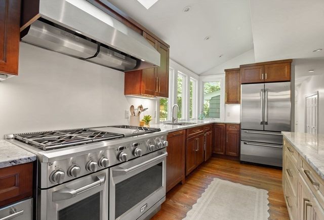 28 Colburn Dr, Sharon, MA 02067