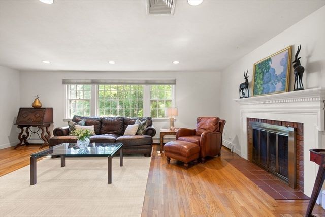 28 Colburn Dr, Sharon, MA 02067