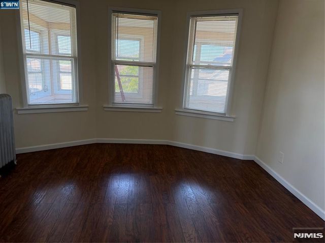 49 Prospect Street, Lodi, NJ 07644