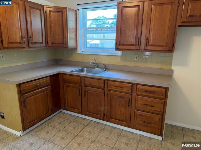 49 Prospect Street, Lodi, NJ 07644