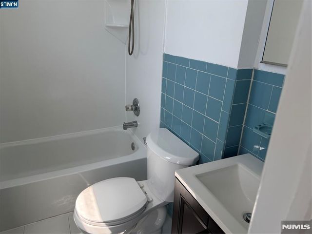 49 Prospect Street, Lodi, NJ 07644