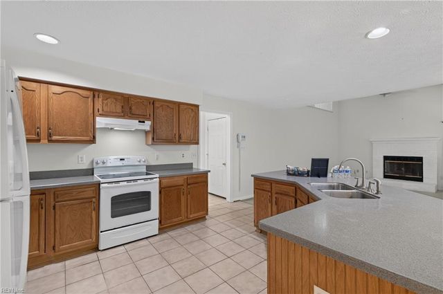 947 Willbrook RD, Newport News, VA 23602