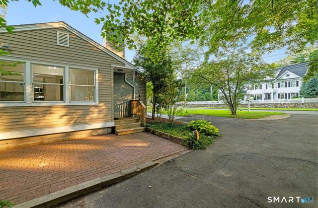 412 Main Street, New Canaan, CT 06840