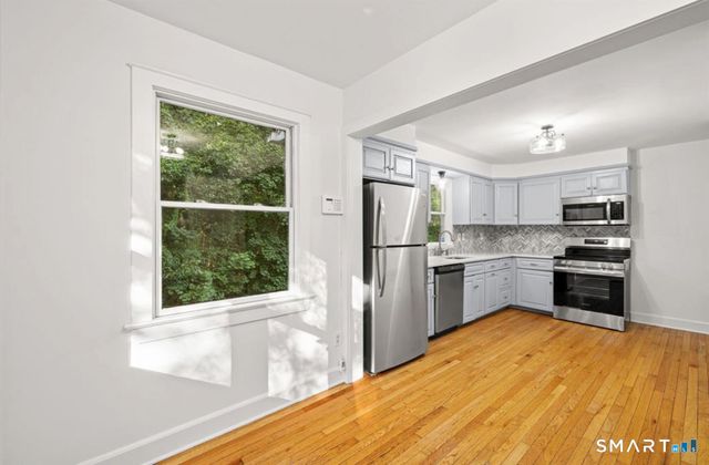 412 Main Street, New Canaan, CT 06840