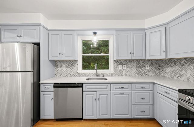 412 Main Street, New Canaan, CT 06840
