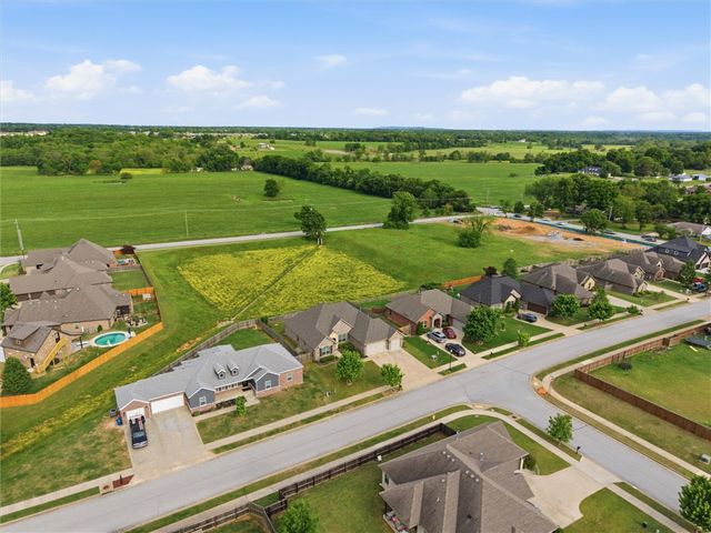 5803 SW North Fork Street, Bentonville, AR 72713