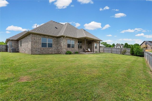 5803 SW North Fork Street, Bentonville, AR 72713
