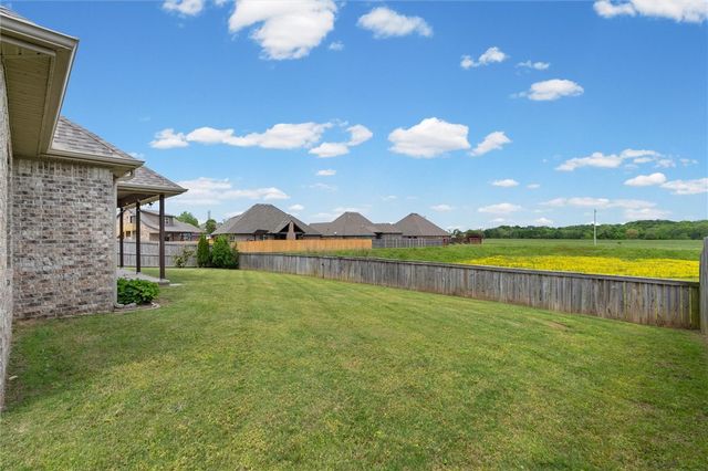 5803 SW North Fork Street, Bentonville, AR 72713
