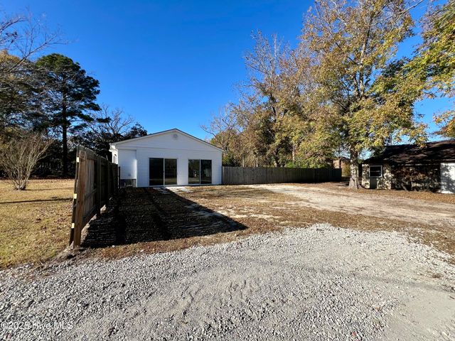 1942 Nc 33, Chocowinity, NC 27817