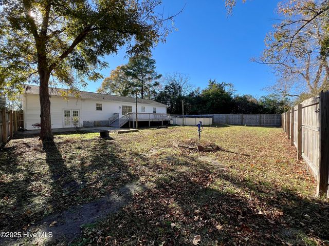 1942 Nc 33, Chocowinity, NC 27817