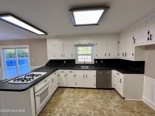 1942 Nc 33, Chocowinity, NC 27817