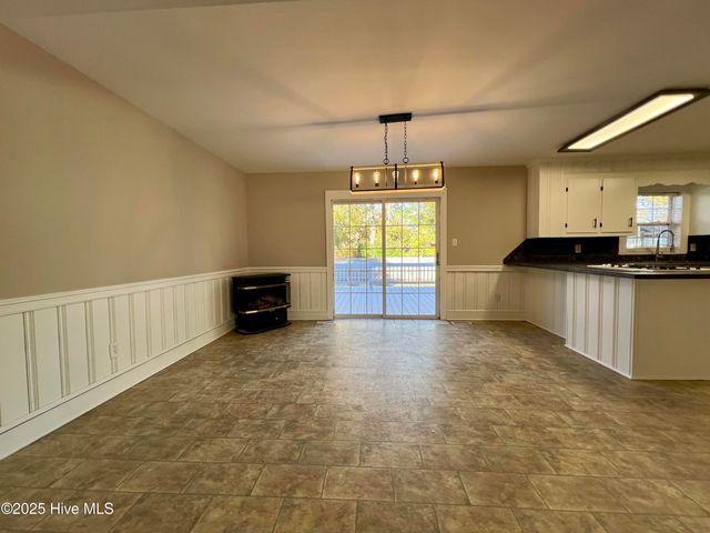 1942 Nc 33, Chocowinity, NC 27817