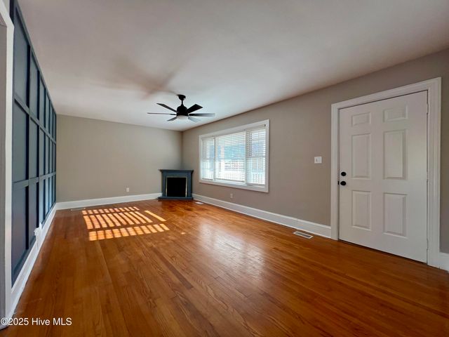 1942 Nc 33, Chocowinity, NC 27817