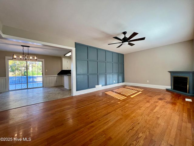 1942 Nc 33, Chocowinity, NC 27817