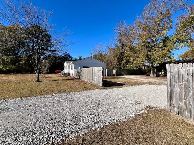 1942 Nc 33, Chocowinity, NC 27817