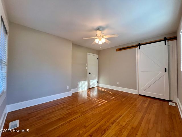 1942 Nc 33, Chocowinity, NC 27817