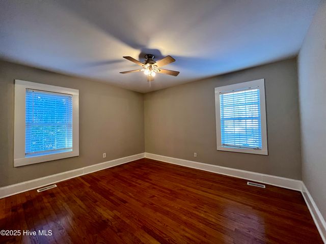 1942 Nc 33, Chocowinity, NC 27817