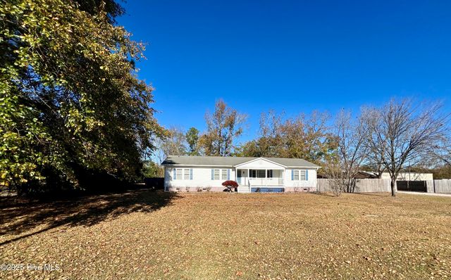 1942 Nc 33, Chocowinity, NC 27817