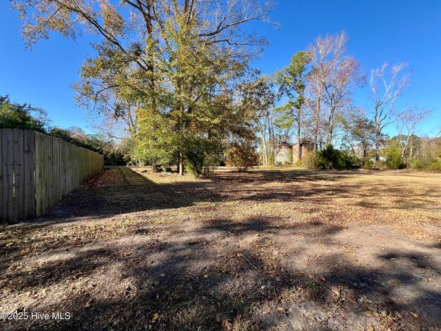 1942 Nc 33, Chocowinity, NC 27817