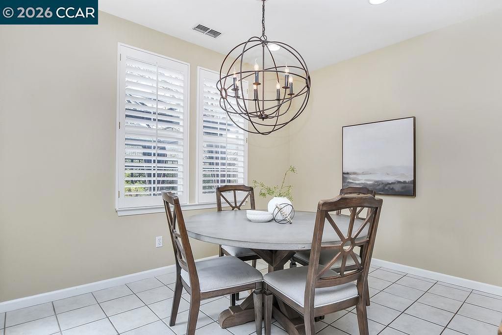 Image 11 of property listing at 4072 4072 Summer Gate Ave, Vallejo, CA 94591