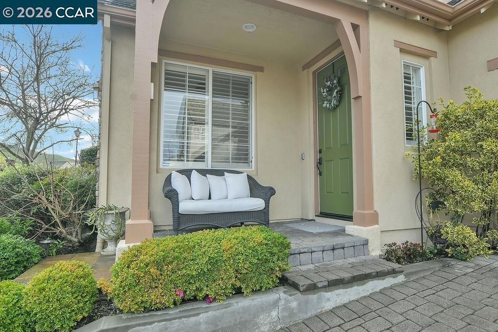 Image 2 of property listing at 4072 4072 Summer Gate Ave, Vallejo, CA 94591