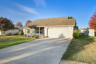 886 S Sommerset Trail, Columbia City, IN 46725