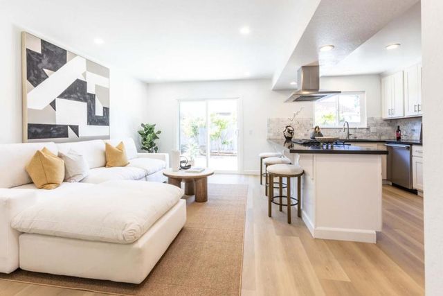 869 Lusterleaf Drive, Sunnyvale, CA 94086