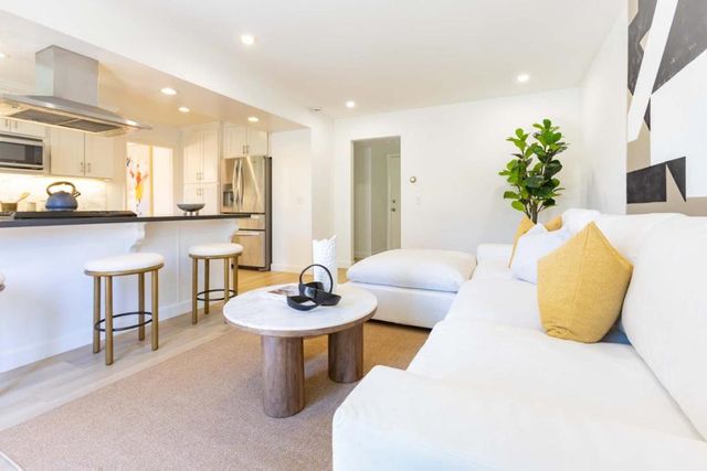 869 Lusterleaf Drive, Sunnyvale, CA 94086