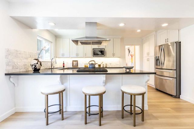 869 Lusterleaf Drive, Sunnyvale, CA 94086