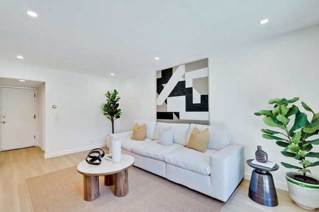 869 Lusterleaf Drive, Sunnyvale, CA 94086