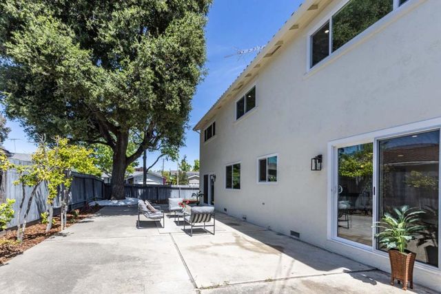 869 Lusterleaf Drive, Sunnyvale, CA 94086