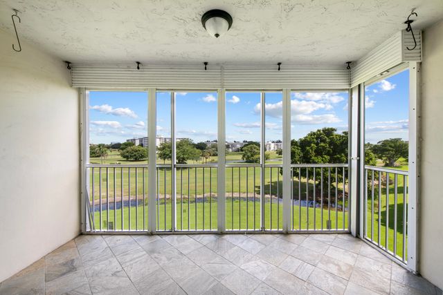 2851 S PALM AIRE Drive 503, Pompano Beach, FL 33069