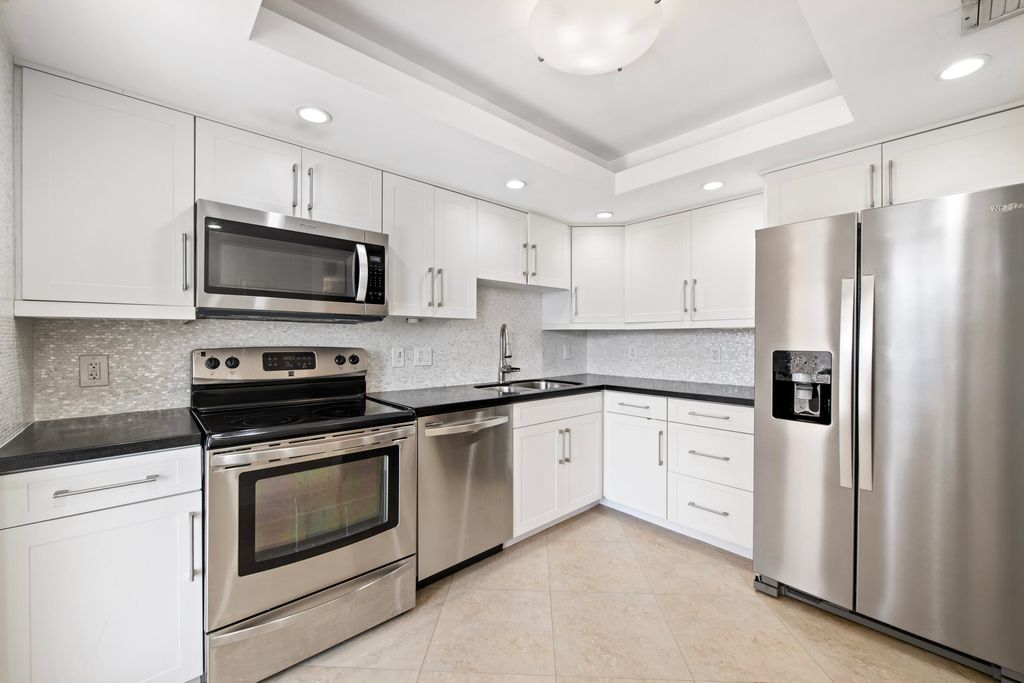 2851 S PALM AIRE Drive 503, Pompano Beach, FL 33069