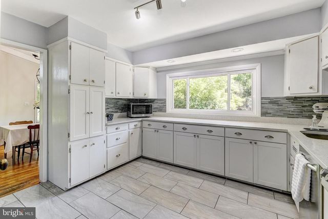 3915 LONGMOOR CIR, Phoenix, MD 21131