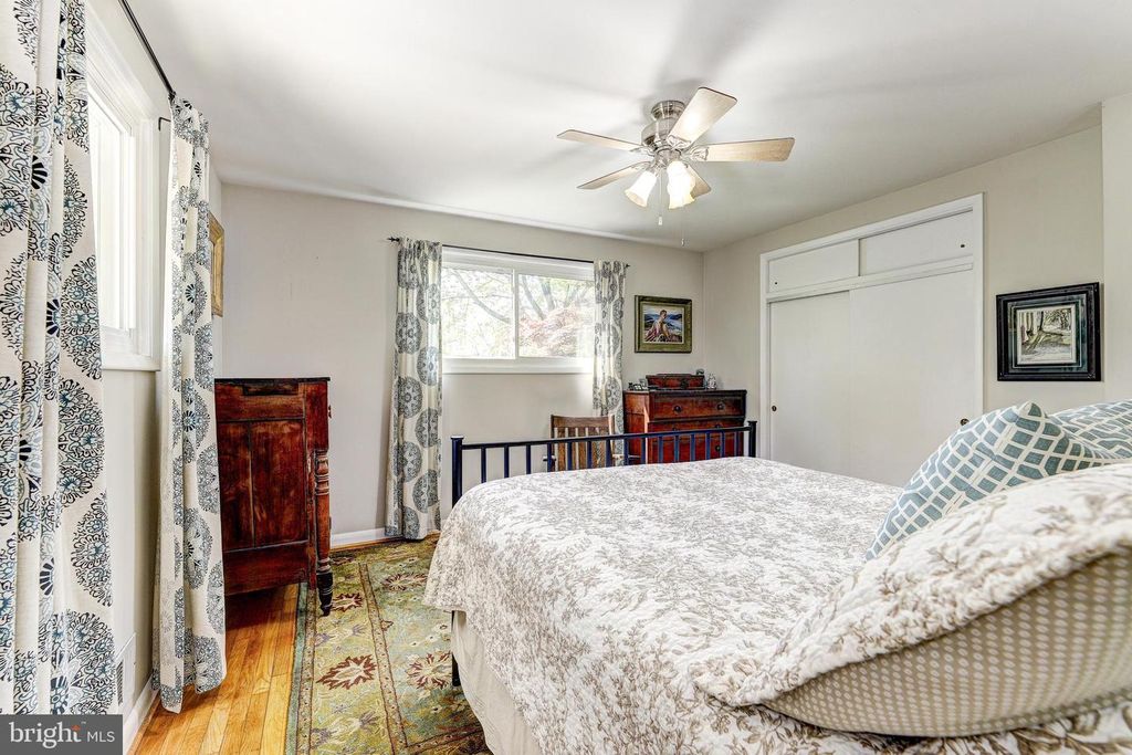 Image 22 of property listing at 3915 LONGMOOR CIR, Phoenix, MD 21131