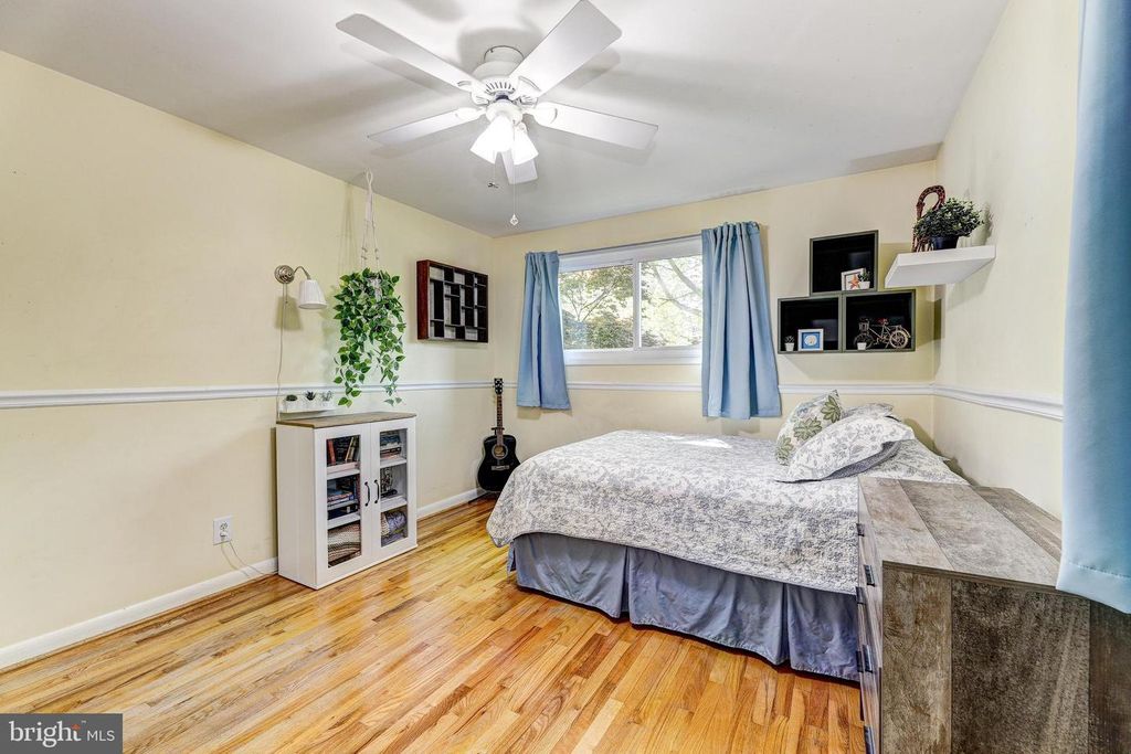 Image 29 of property listing at 3915 LONGMOOR CIR, Phoenix, MD 21131