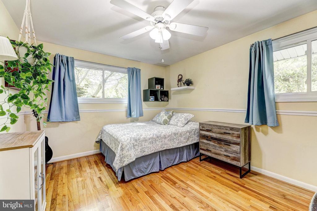 Image 30 of property listing at 3915 LONGMOOR CIR, Phoenix, MD 21131