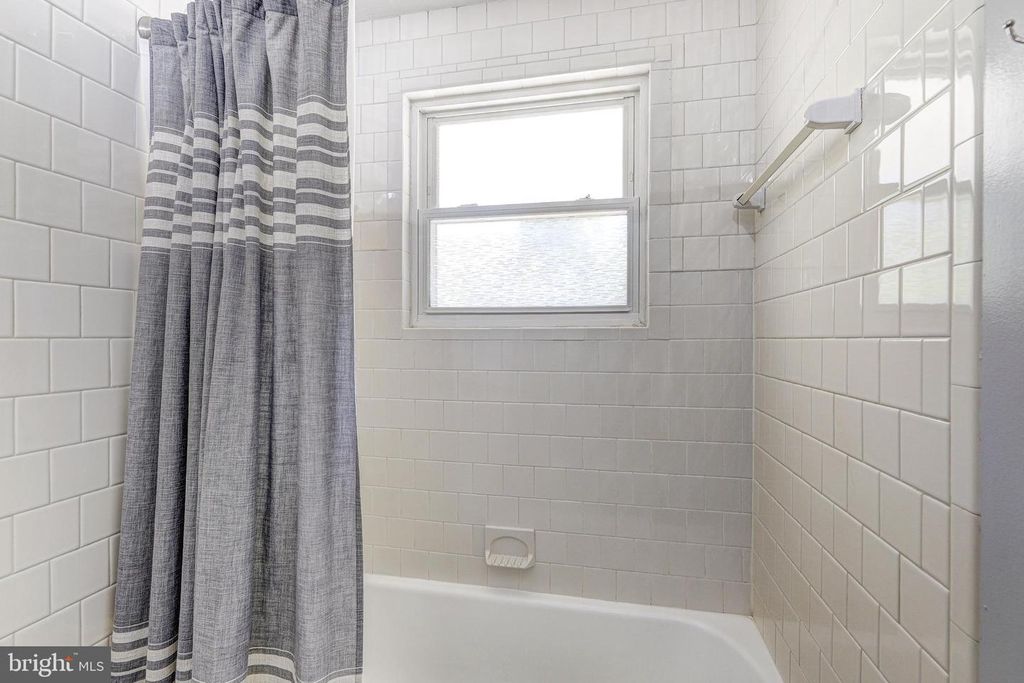 Image 32 of property listing at 3915 LONGMOOR CIR, Phoenix, MD 21131