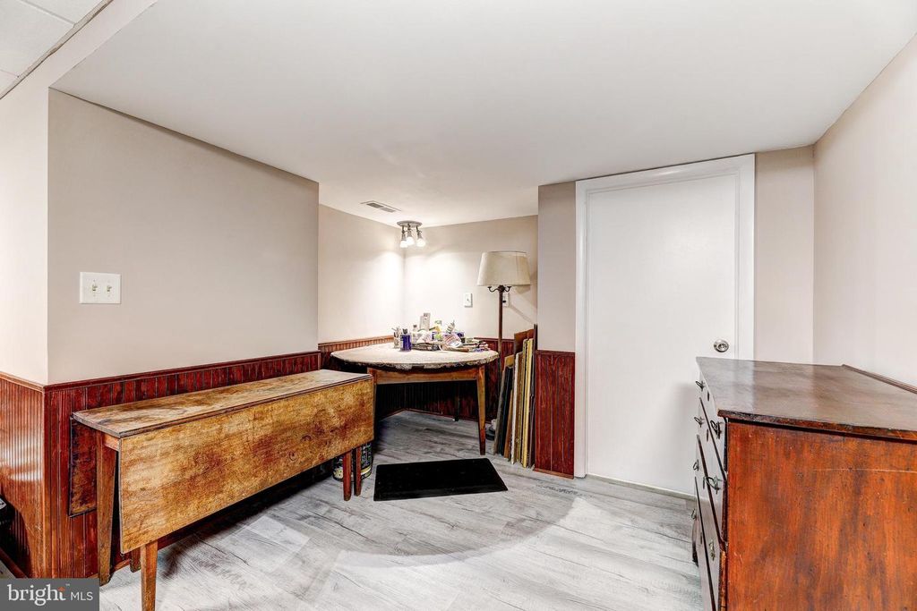 Image 38 of property listing at 3915 LONGMOOR CIR, Phoenix, MD 21131