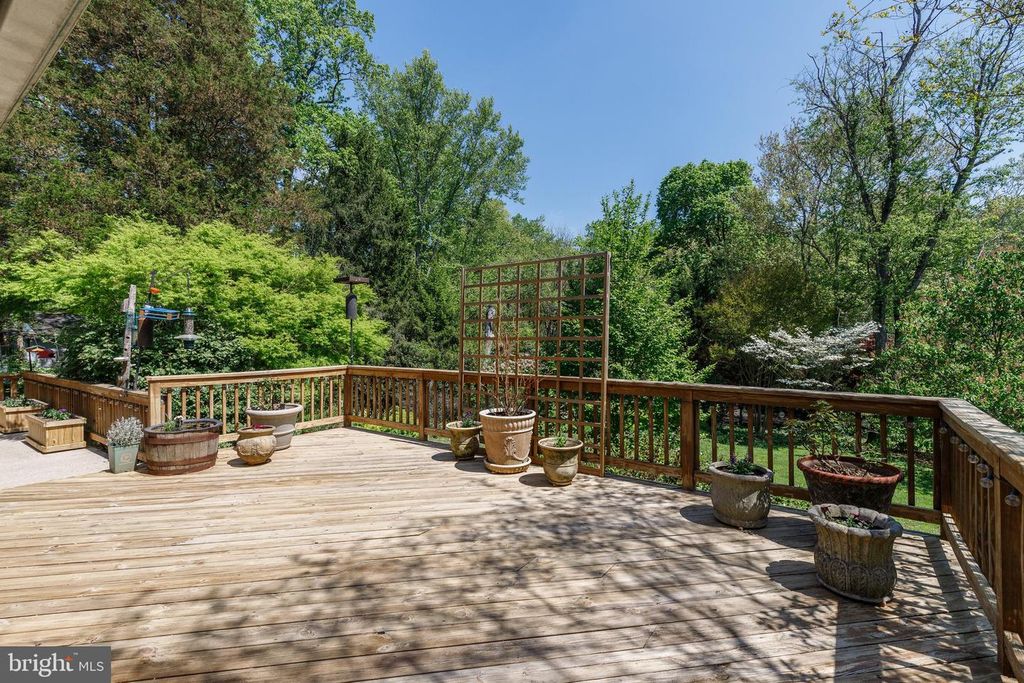 Image 42 of property listing at 3915 LONGMOOR CIR, Phoenix, MD 21131