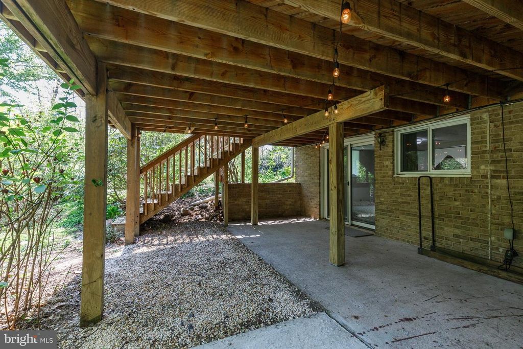 Image 45 of property listing at 3915 LONGMOOR CIR, Phoenix, MD 21131