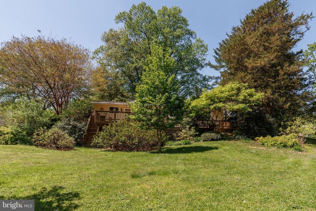 Image 55 of property listing at 3915 LONGMOOR CIR, Phoenix, MD 21131